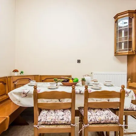 Апартаменты Stefanos House *