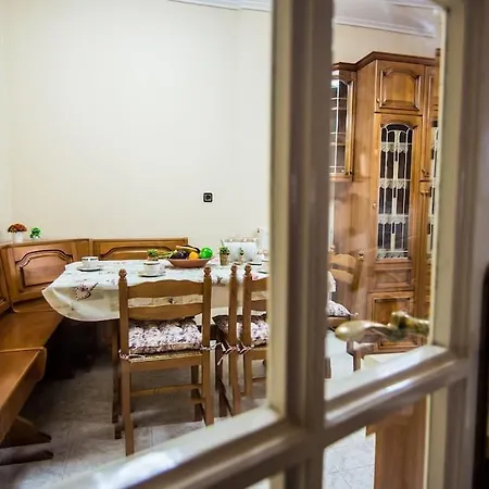 Stefanos House شقة